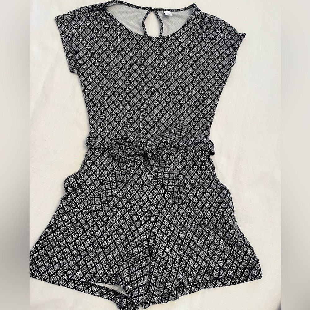 Old Navy girls/womens romper with tie- size XS